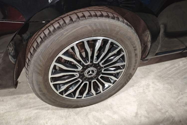 Used Mercedes-Benz Vito 2018 2.0T Business Version China VI Emission Standard Right Rear Wheel Hub