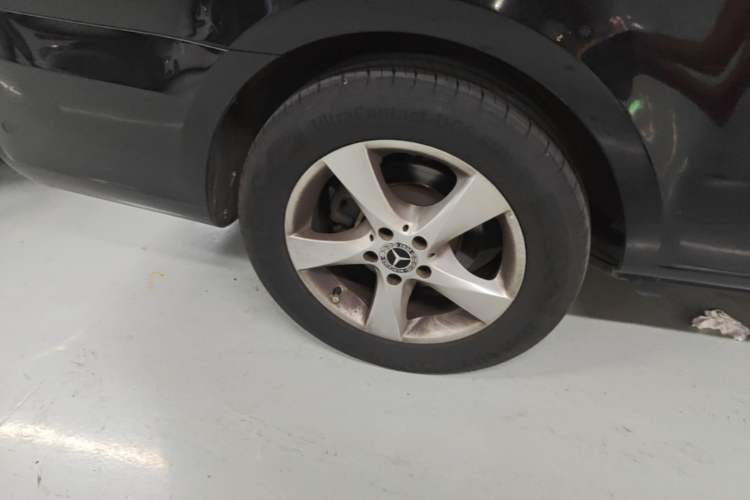 Used Mercedes-Benz Vito 2018 2.0T Business Version China V Emission Standard Right Rear Wheel Hub