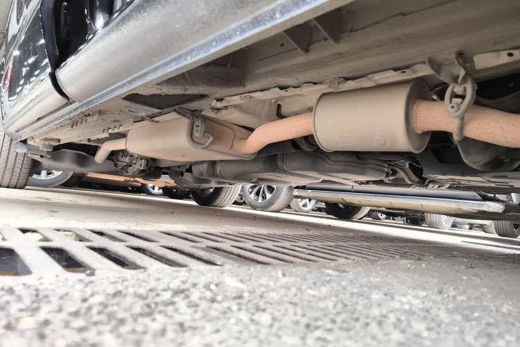 Used Mercedes-Benz Vito 2018 2.0T Business Version China V Emission Standard Right Side Sill