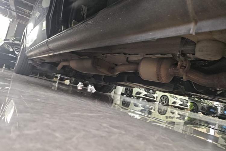 Used Mercedes-Benz Vito 2018 2.0T Business Version China VI Emission Standard Right Side Sill