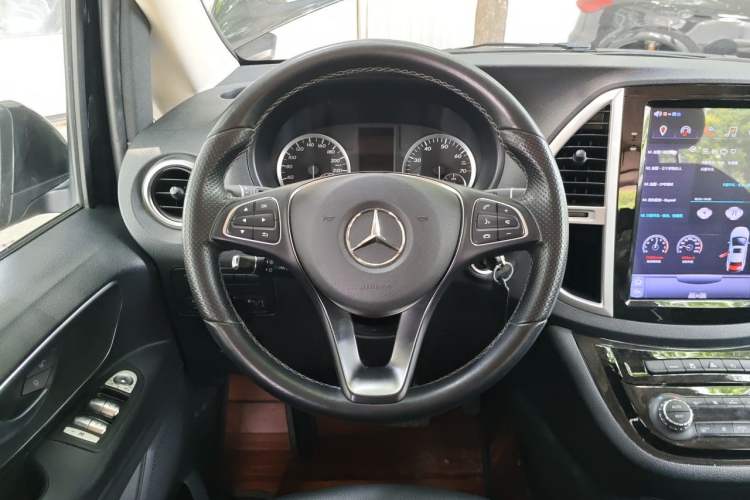 Used Mercedes-Benz Vito 2018 2.0T Business Version China VI Emission Standard Steering Wheel