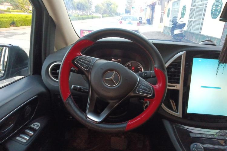 Used Mercedes-Benz Vito 2018 2.0T Business Version China V Emission Standard Steering Wheel