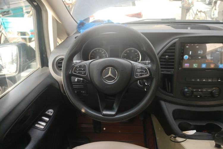 Used Mercedes-Benz Vito 2018 2.0T Elite Version 7 Seats China V Emission Standard Steering Wheel