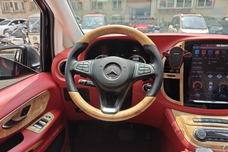 Used Mercedes-Benz Vito 2018 2.0T Business Version China V Emission Standard Steering Wheel