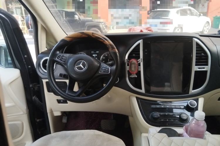 Used Mercedes-Benz Vito 2018 2.0T Elite Version 7 Seats China VI Emission Standard Steering Wheel