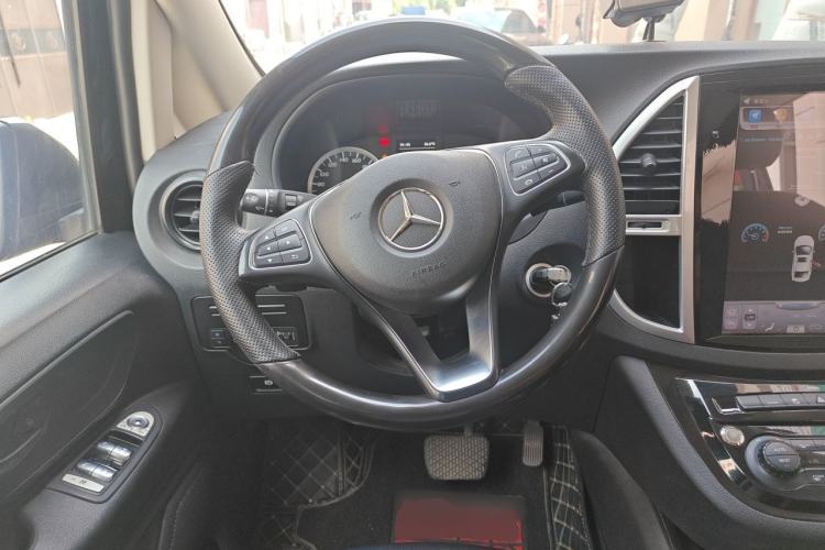 Used Mercedes-Benz Vito 2018 2.0T Elite Version 7 Seats China V Emission Standard Steering Wheel