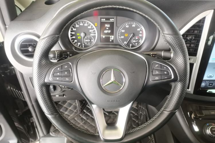Used Mercedes-Benz Vito 2018 2.0T Business Version China VI Emission Standard Steering Wheel