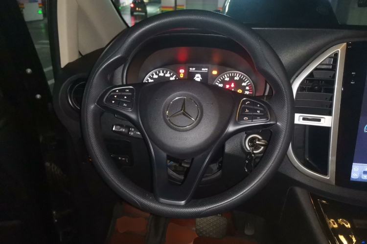 Used Mercedes-Benz Vito 2018 2.0T Elite Version 9 Seats China VI Emission Standard Steering Wheel