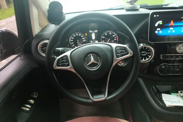 Used Mercedes-Benz Vito 2018 2.0T Elite Version 7 Seats China V Emission Standard Steering Wheel