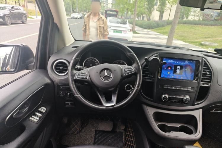 Used Mercedes-Benz Vito 2018 2.0T Business Version China V Emission Standard Steering Wheel