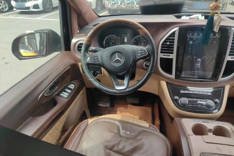 Used Mercedes-Benz Vito 2018 2.0T Business Version China V Emission Standard Steering Wheel