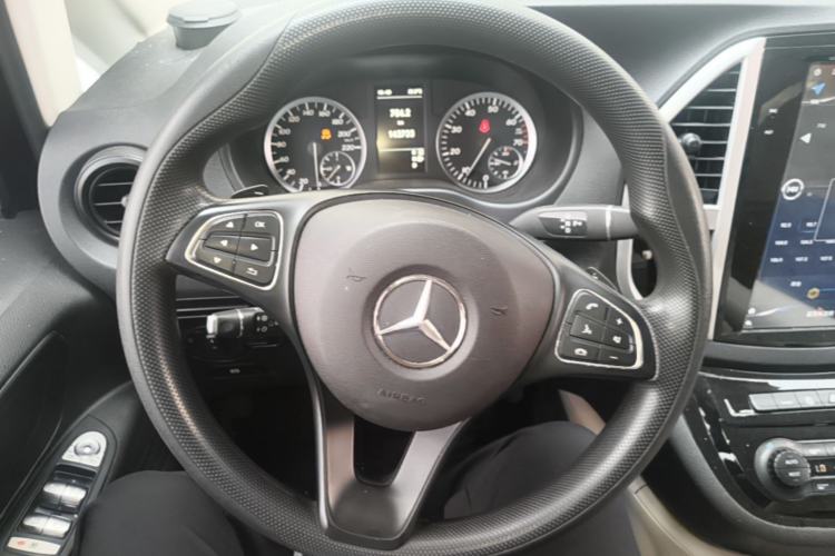 Used Mercedes-Benz Vito 2018 2.0T Elite Version 7 Seats China VI Emission Standard Steering Wheel