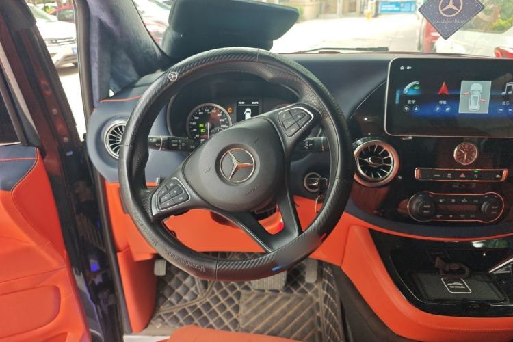 Used Mercedes-Benz Vito 2018 2.0T Elite Version 7 Seats China VI Emission Standard Steering Wheel