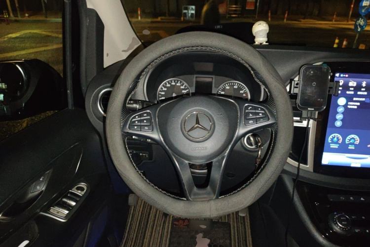 Used Mercedes-Benz Vito 2018 2.0T Business Version China V Emission Standard Steering Wheel