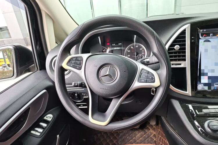 Used Mercedes-Benz Vito 2018 2.0T Elite Version 7 Seats China V Emission Standard Steering Wheel