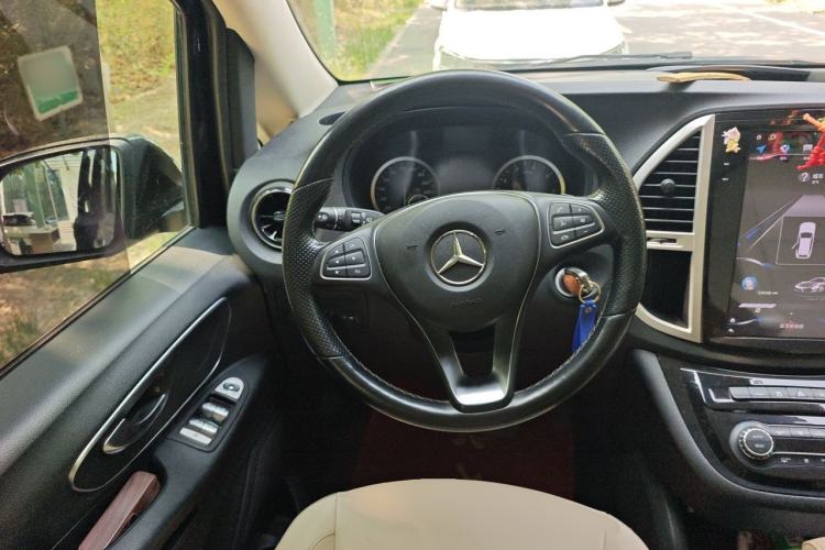 Used Mercedes-Benz Vito 2018 2.0T Business Version China VI Emission Standard Steering Wheel