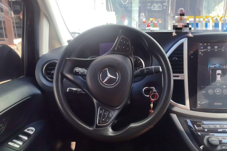 Used Mercedes-Benz Vito 2018 2.0T Elite Version 7 Seats China V Emission Standard Steering Wheel