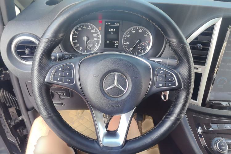 Used Mercedes-Benz Vito 2018 2.0T Business Version China V Emission Standard Steering Wheel