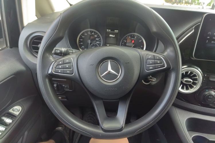 Used Mercedes-Benz Vito 2018 2.0T Elite Version 7 Seats China V Emission Standard Steering Wheel