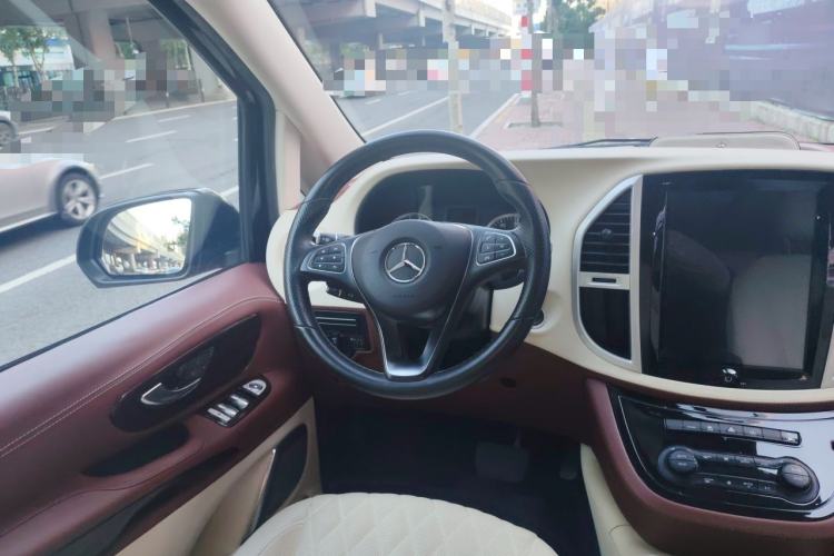 Used Mercedes-Benz Vito 2018 2.0T Elite Version 7 Seats China VI Emission Standard Steering Wheel