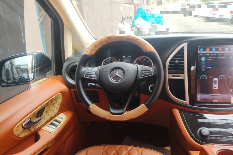 Used Mercedes-Benz Vito 2018 2.0T Elite Version 7 Seats China V Emission Standard Steering Wheel