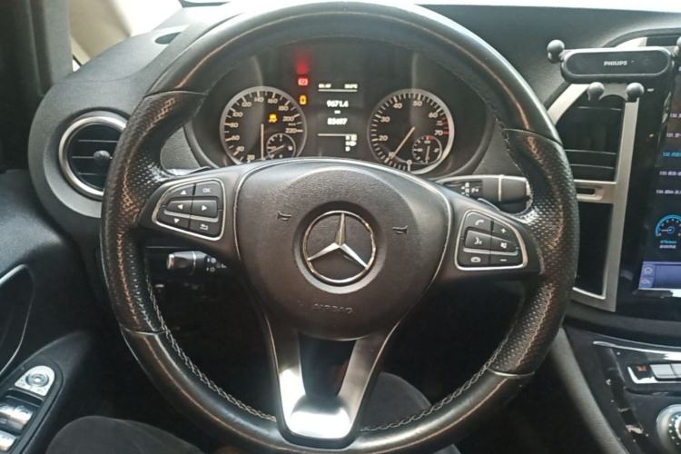 Used Mercedes-Benz Vito 2018 2.0T Business Version China V Emission Standard Steering Wheel