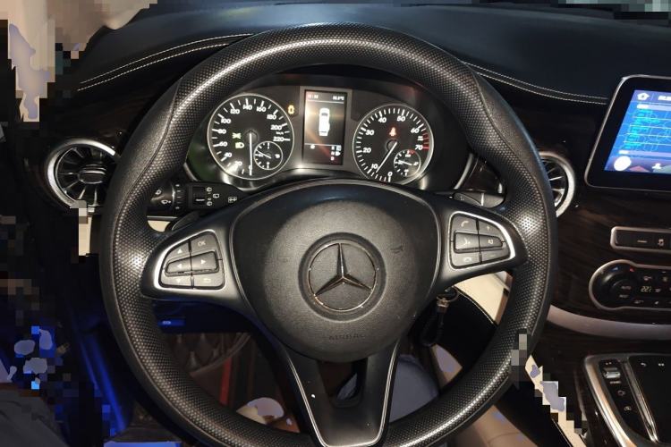 Used Mercedes-Benz Vito 2018 2.0T Elite Version 9 Seats China VI Emission Standard Steering Wheel