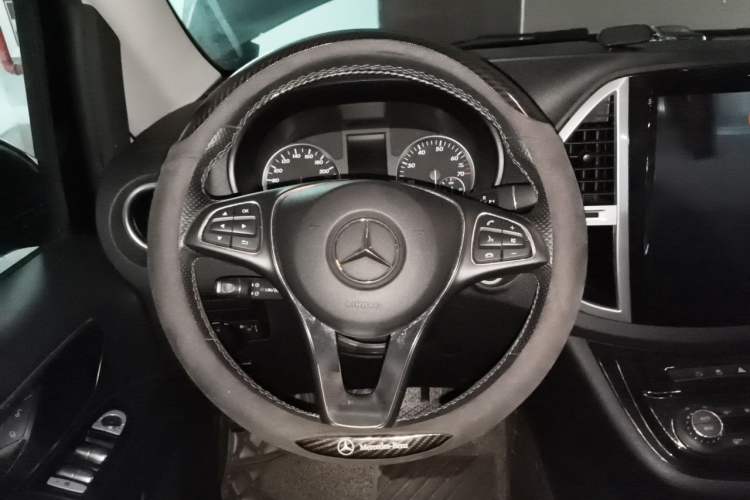 Used Mercedes-Benz Vito 2018 2.0T Business Version China VI Emission Standard Steering Wheel