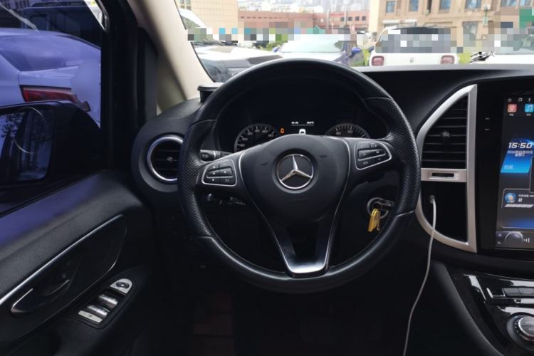 Used Mercedes-Benz Vito 2018 2.0T Business Version China VI Emission Standard Steering Wheel