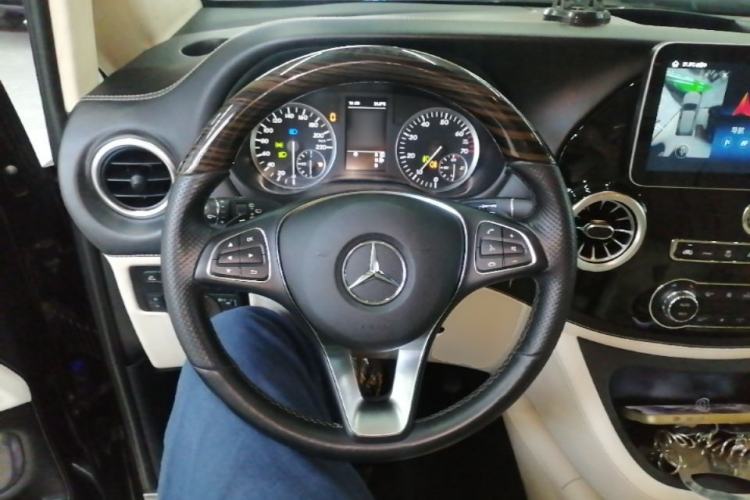 Used Mercedes-Benz Vito 2018 2.0T Business Version China VI Emission Standard Steering Wheel