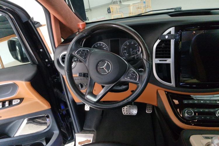 Used Mercedes-Benz Vito 2018 2.0T Business Version China V Emission Standard Steering Wheel