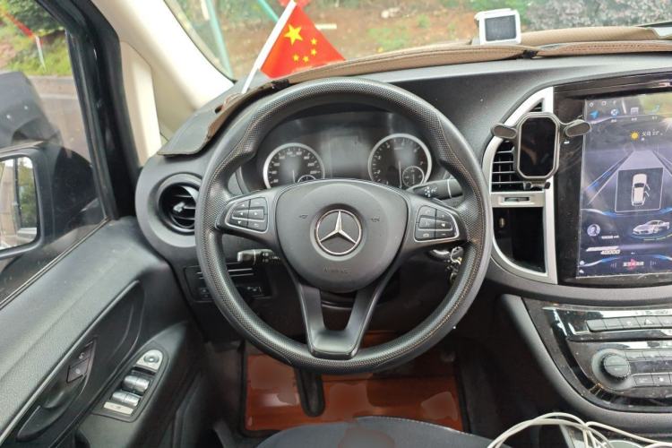 Used Mercedes-Benz Vito 2018 2.0T Elite Version 7 Seats China VI Emission Standard Steering Wheel