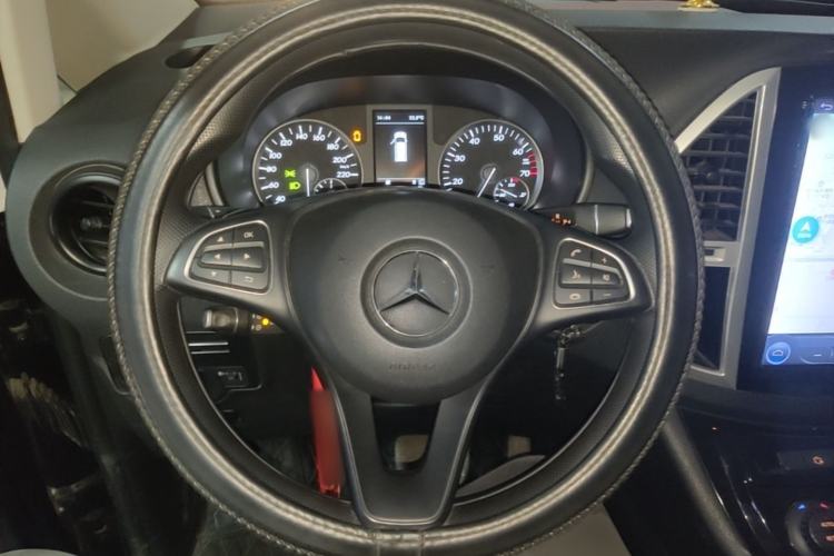 Used Mercedes-Benz Vito 2018 2.0T Elite Version 7 Seats China VI Emission Standard Steering Wheel