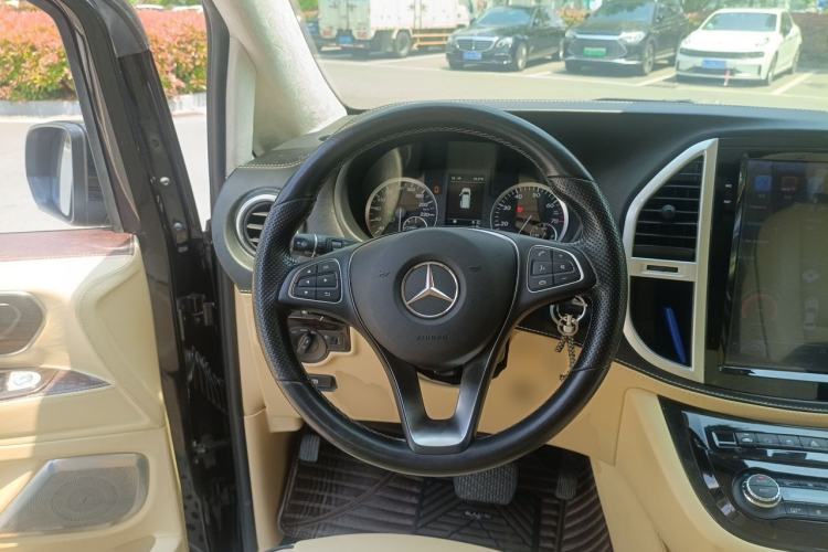 Used Mercedes-Benz Vito 2018 2.0T Business Version China VI Emission Standard Steering Wheel