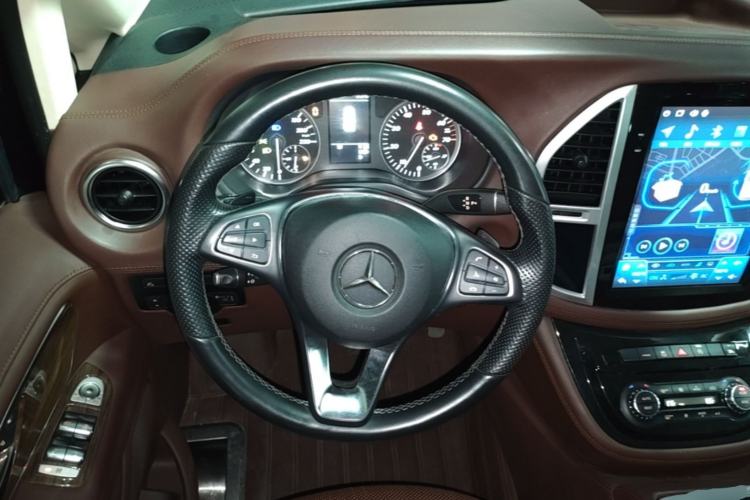 Used Mercedes-Benz Vito 2018 2.0T Business Version China VI Emission Standard Steering Wheel