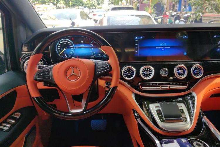 Used Mercedes-Benz Vito 2018 2.0T Business Version China VI Emission Standard Steering Wheel