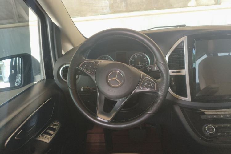 Used Mercedes-Benz Vito 2018 2.0T Elite Version 9 Seats China VI Emission Standard Steering Wheel
