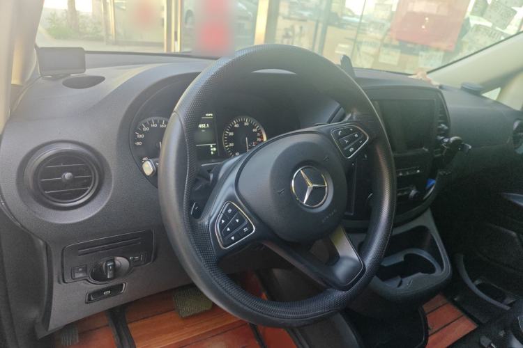 Used Mercedes-Benz Vito 2018 2.0T Elite Version 7 Seats China VI Emission Standard Steering Wheel