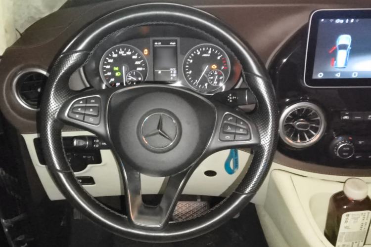 Used Mercedes-Benz Vito 2018 2.0T Business Version China VI Emission Standard Steering Wheel