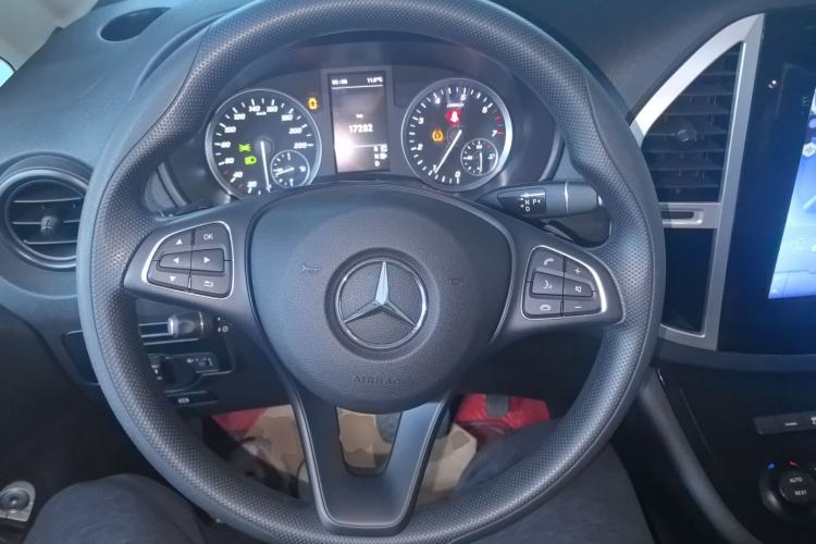 Used Mercedes-Benz Vito 2018 2.0T Elite Version 7 Seats China V Emission Standard Steering Wheel