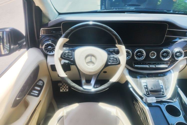 Used Mercedes-Benz Vito 2018 2.0T Business Version China V Emission Standard Steering Wheel