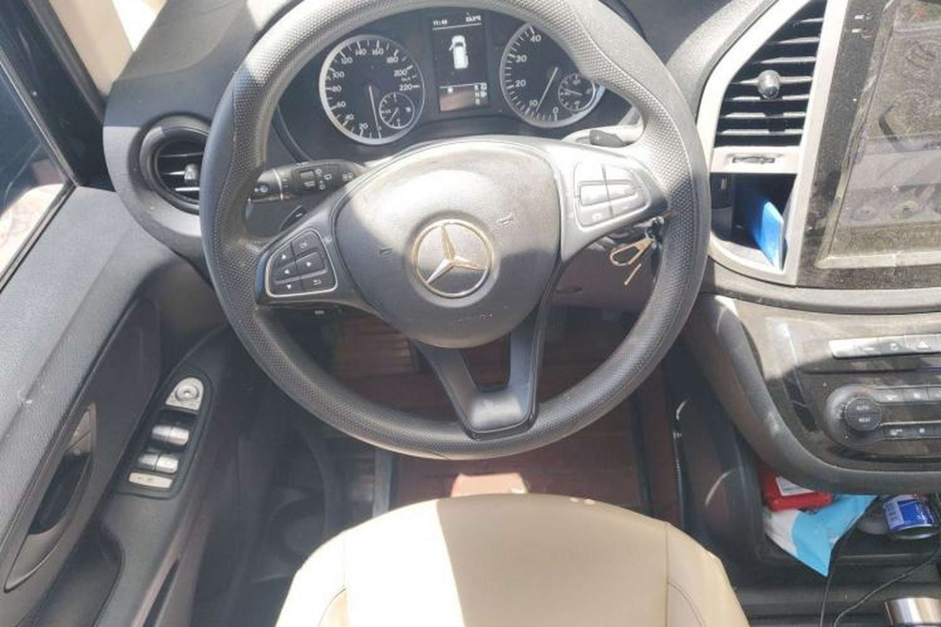 Used Mercedes-Benz Vito 2018 2.0T Elite Version 7 Seats China VI Emission Standard Steering Wheel