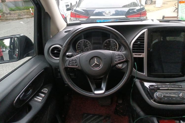 Used Mercedes-Benz Vito 2018 2.0T Business Version China V Emission Standard Steering Wheel