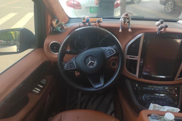 Used Mercedes-Benz Vito 2018 2.0T Elite Version 7 Seats China VI Emission Standard Steering Wheel