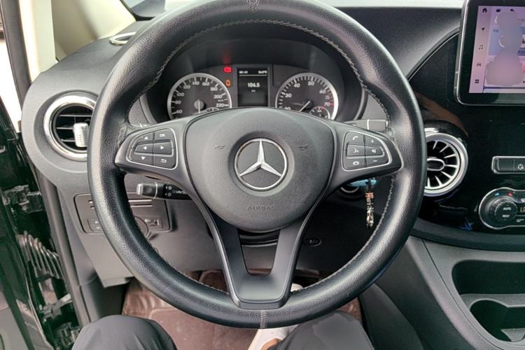 Used Mercedes-Benz Vito 2018 2.0T Elite Version 7 Seats China V Emission Standard Steering Wheel