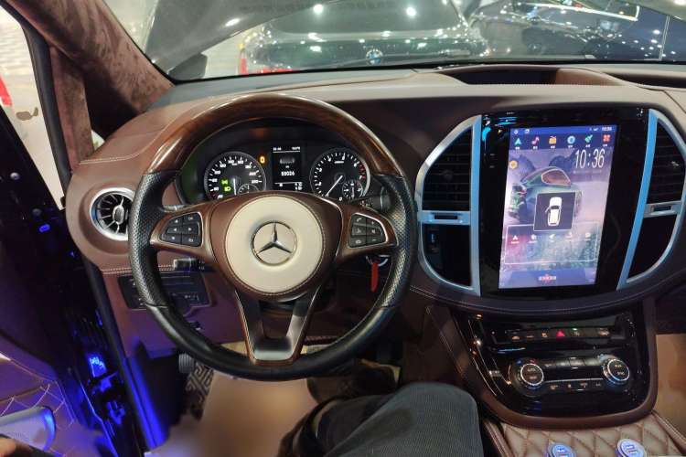 Used Mercedes-Benz Vito 2018 2.0T Business Version China VI Emission Standard Steering Wheel