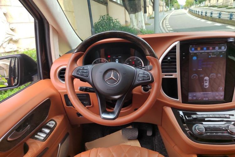 Used Mercedes-Benz Vito 2018 2.0T Business Version China V Emission Standard Steering Wheel