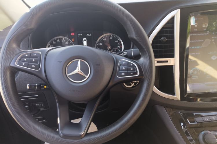 Used Mercedes-Benz Vito 2018 2.0T Elite Version 7 Seats China VI Emission Standard Steering Wheel