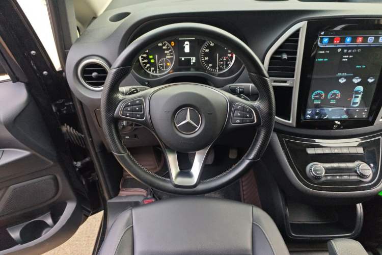 Used Mercedes-Benz Vito 2018 2.0T Business Version China V Emission Standard Steering Wheel
