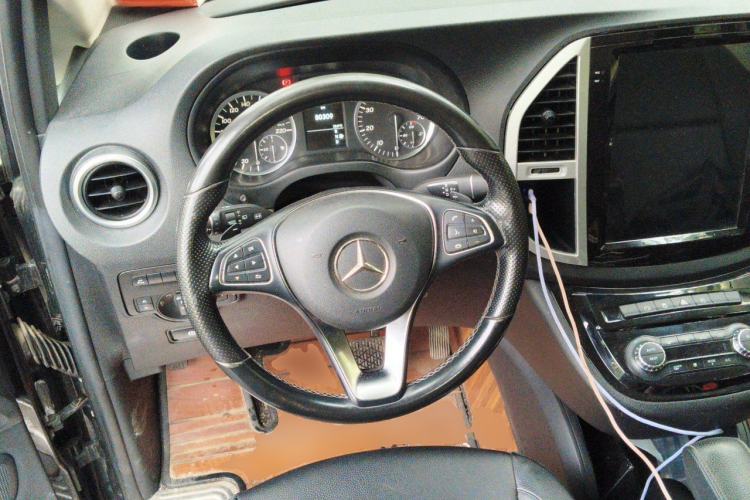 Used Mercedes-Benz Vito 2018 2.0T Business Version China V Emission Standard Steering Wheel